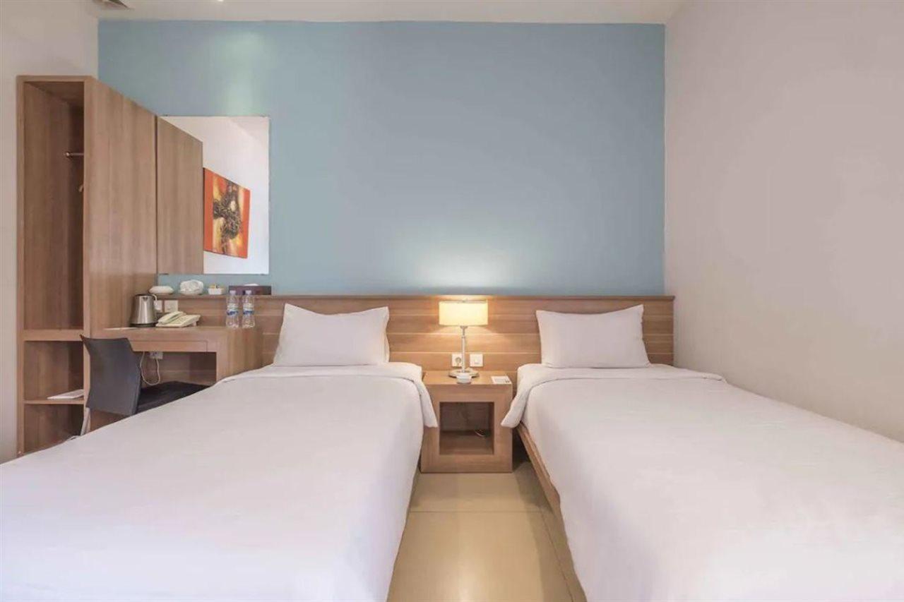Aswin Hotel And Spa Makassar Exterior photo