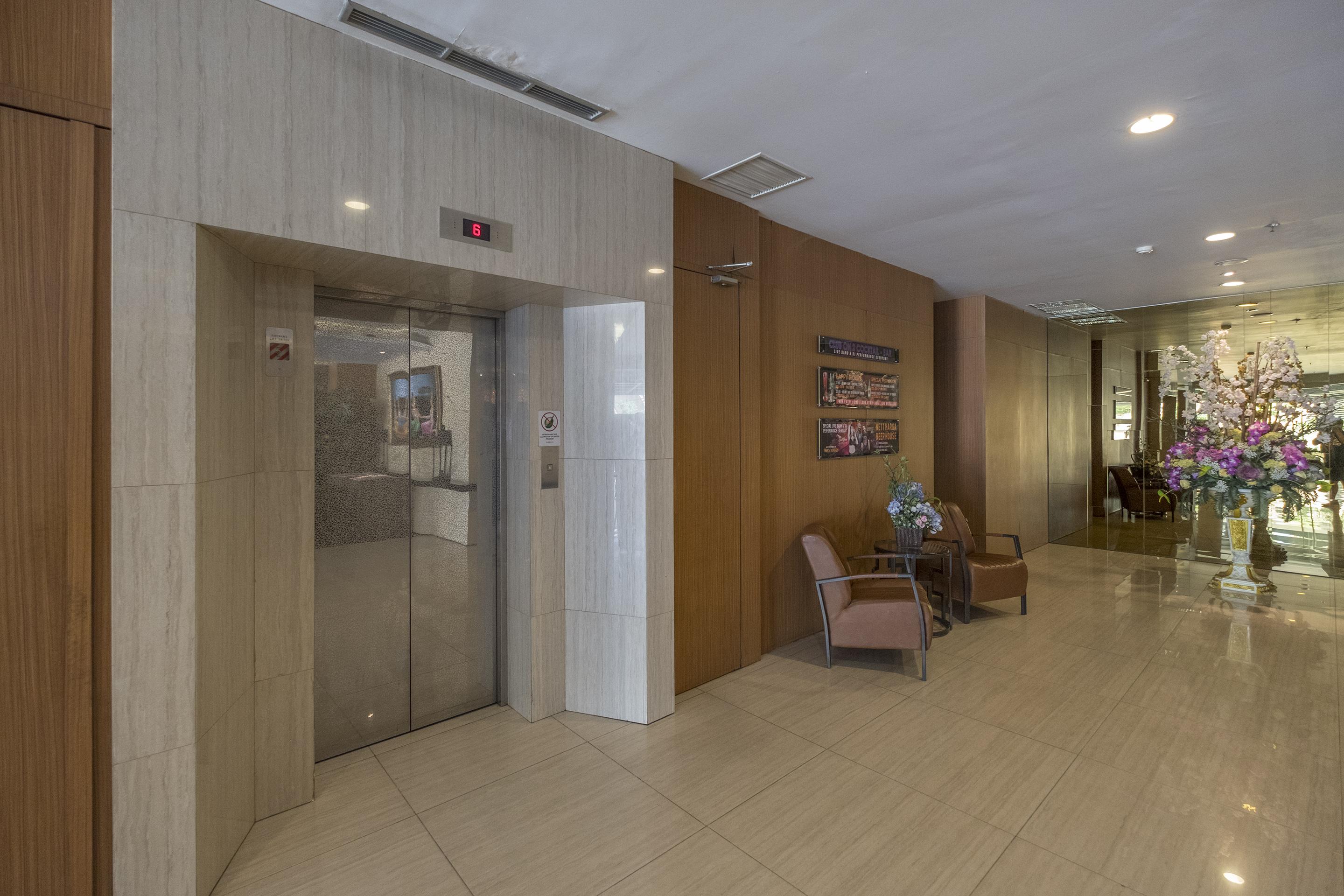 Aswin Hotel And Spa Makassar Exterior photo