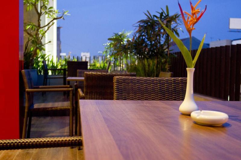 Aswin Hotel And Spa Makassar Exterior photo