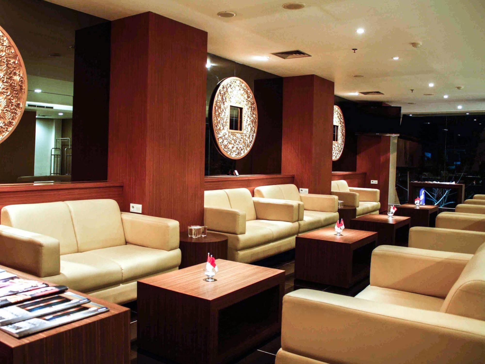 Aswin Hotel And Spa Makassar Exterior photo