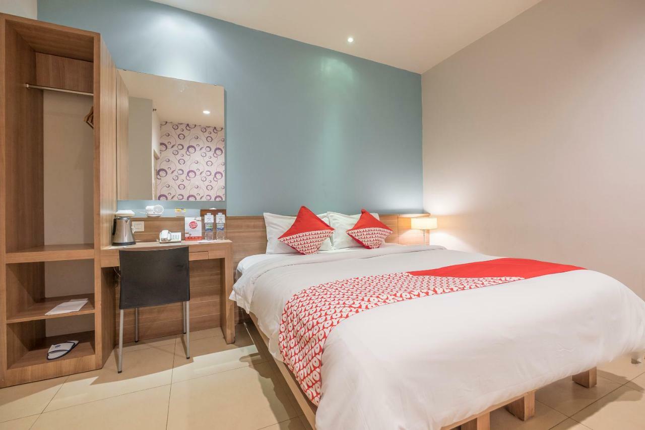 Aswin Hotel And Spa Makassar Exterior photo