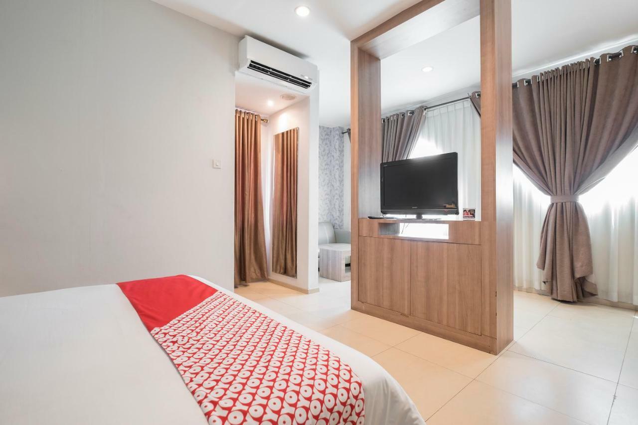 Aswin Hotel And Spa Makassar Exterior photo