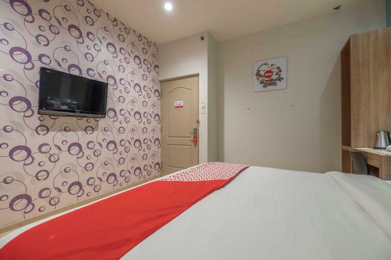 Aswin Hotel And Spa Makassar Exterior photo