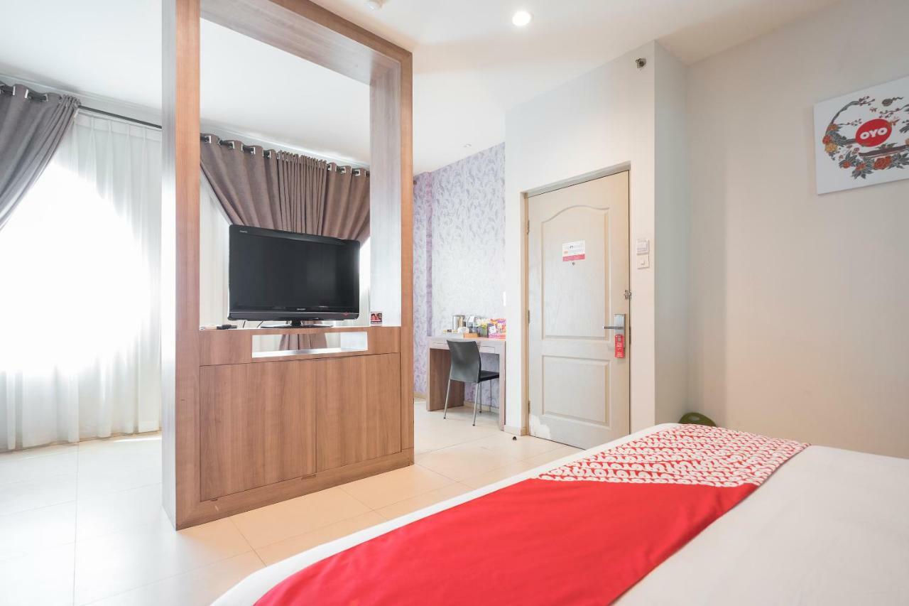 Aswin Hotel And Spa Makassar Exterior photo
